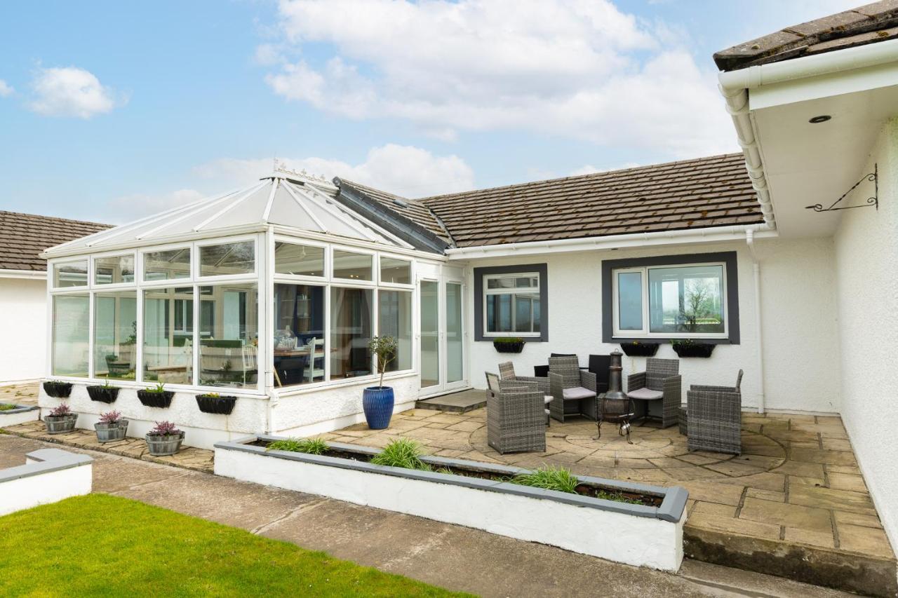 Alton Villa, Sleeps 12, Great For Families, Undercover Hotub & Games Room Newmilns Екстериор снимка