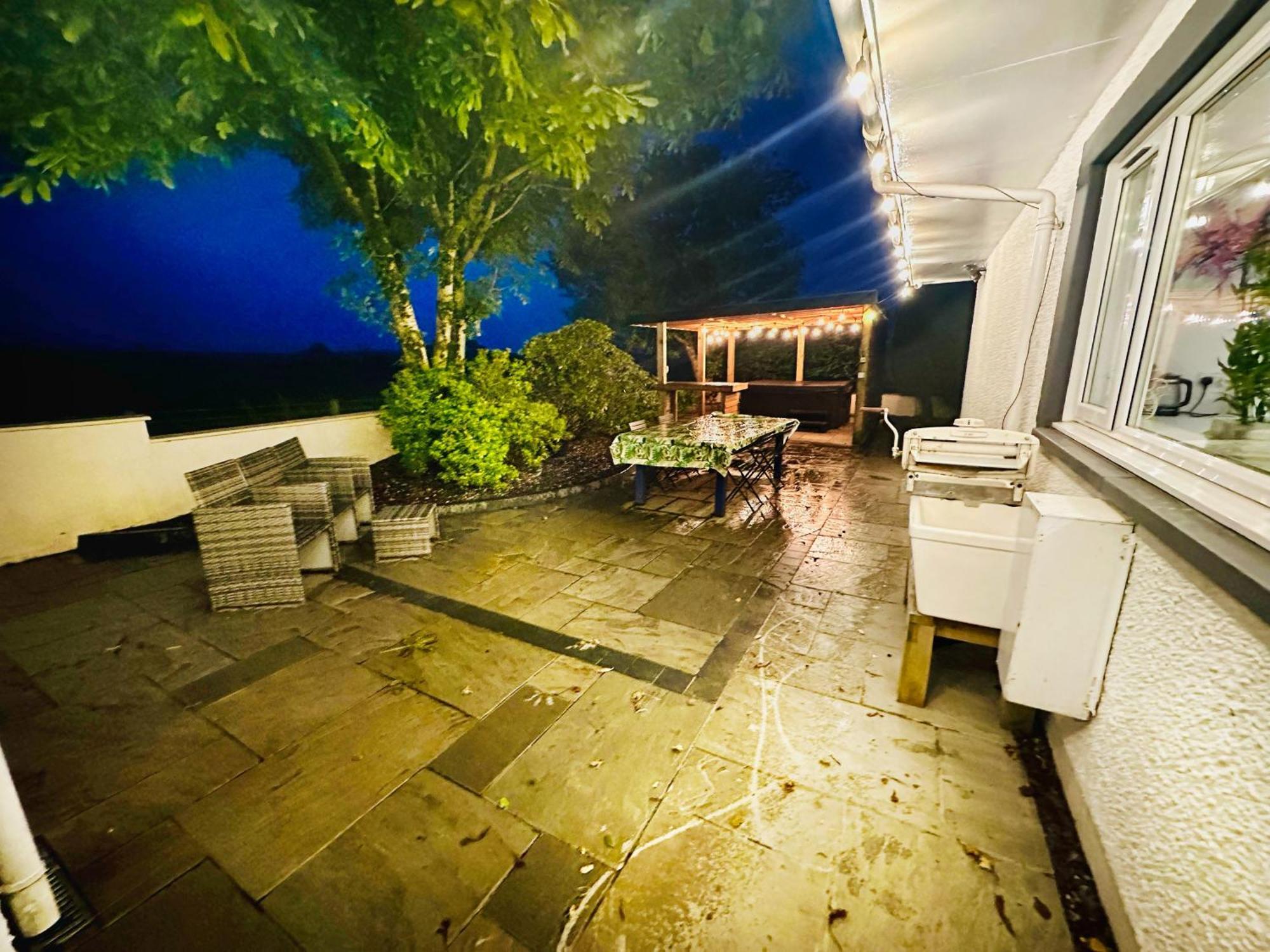 Alton Villa, Sleeps 12, Great For Families, Undercover Hotub & Games Room Newmilns Екстериор снимка